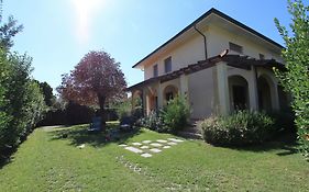 Villa Dina
